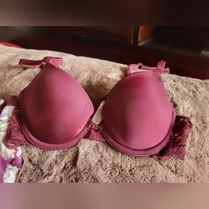 NWOT Magenta 32A Bra Unpadded